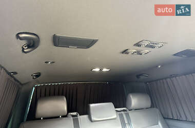 Минивэн Volkswagen Multivan 2012 в 