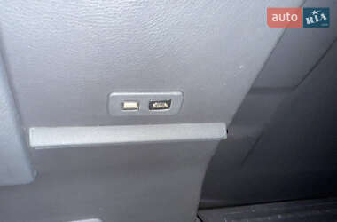 Минивэн Volkswagen Multivan 2012 в 