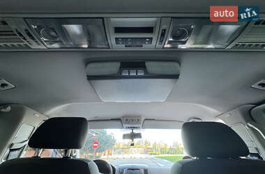 Минивэн Volkswagen Multivan 2010 в 
