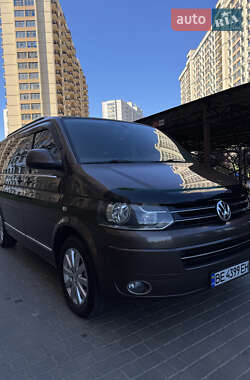 Минивэн Volkswagen Multivan 2010 в 