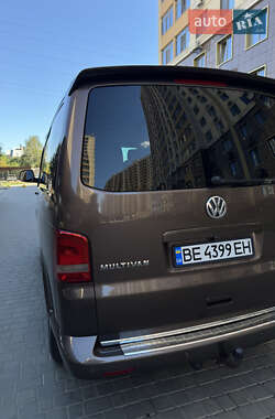 Минивэн Volkswagen Multivan 2010 в 