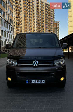 Минивэн Volkswagen Multivan 2010 в 