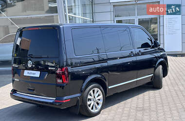 Минивэн Volkswagen Multivan 2023 в 