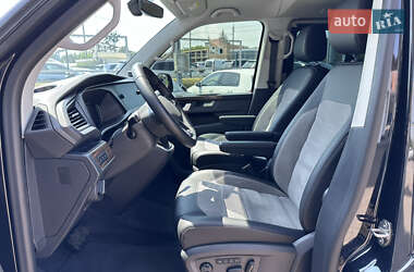 Минивэн Volkswagen Multivan 2023 в 