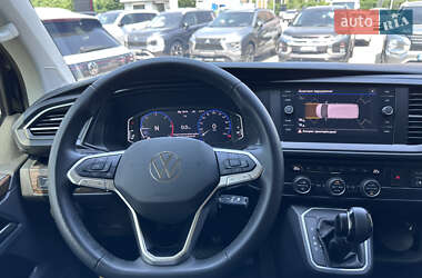 Минивэн Volkswagen Multivan 2023 в 