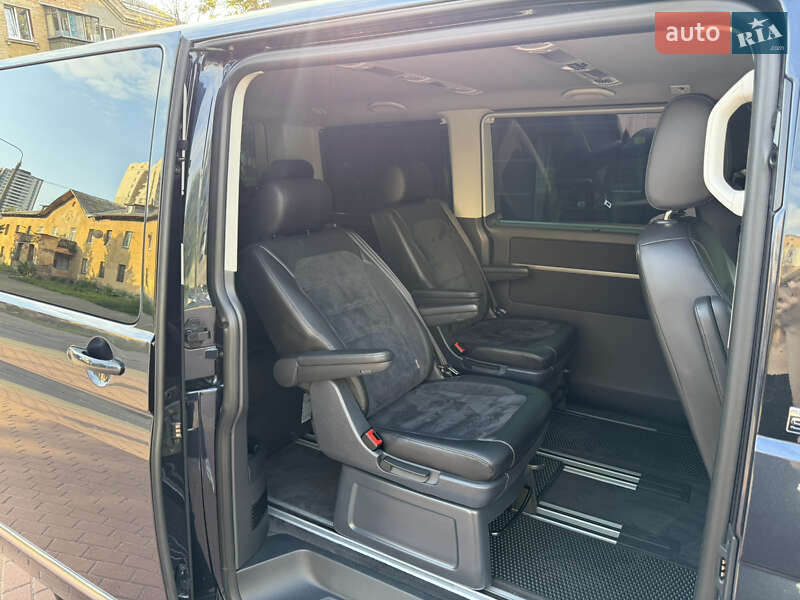 Минивэн Volkswagen Multivan 2018 в Киеве