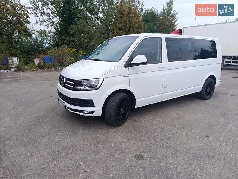Минивэн Volkswagen Multivan 2017 в Долине