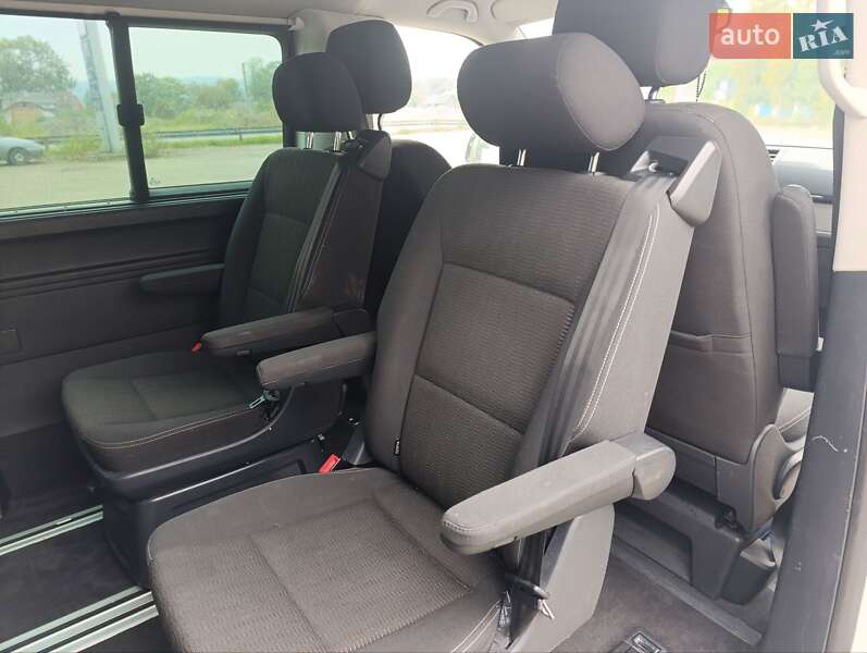 Минивэн Volkswagen Multivan 2017 в Долине