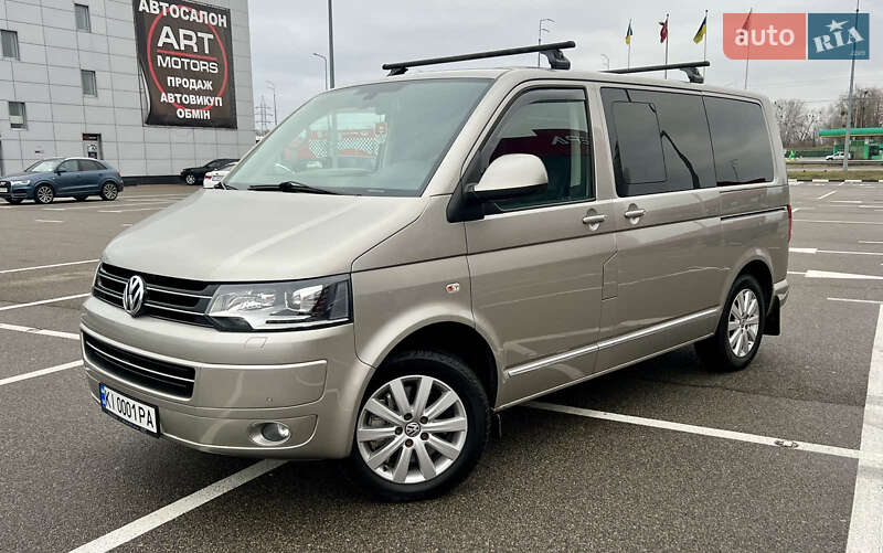 Минивэн Volkswagen Multivan 2011 в Киеве