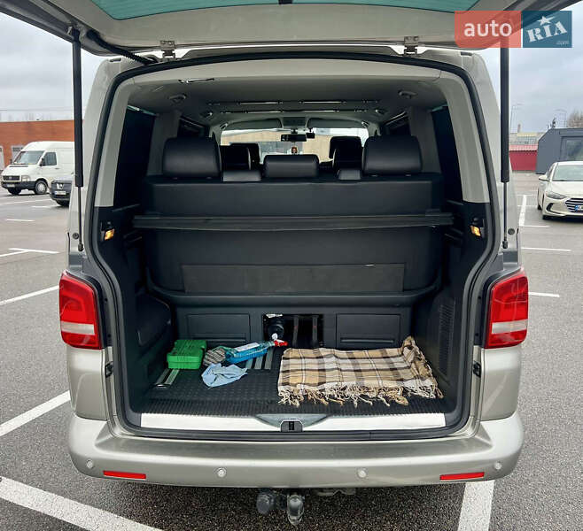 Минивэн Volkswagen Multivan 2011 в Киеве