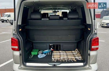 Мінівен Volkswagen Multivan 2011 в 