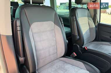 Мінівен Volkswagen Multivan 2020 в 