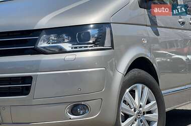 Мінівен Volkswagen Multivan 2015 в 