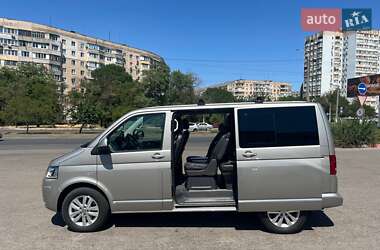Мінівен Volkswagen Multivan 2015 в 