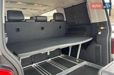 Мінівен Volkswagen Multivan 2015 в 