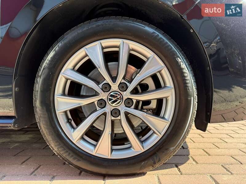 Мінівен Volkswagen Multivan 2022 в Києві