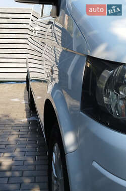 Минивэн Volkswagen Multivan 2010 в 