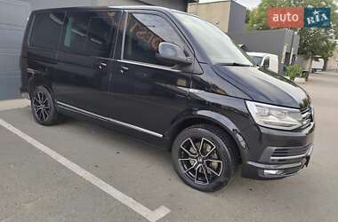 Мінівен Volkswagen Multivan 2015 в Києві