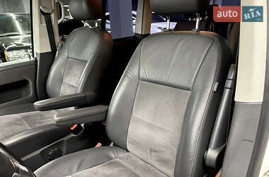 Минивэн Volkswagen Multivan 2015 в 