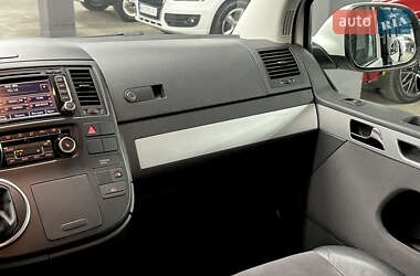 Минивэн Volkswagen Multivan 2015 в 