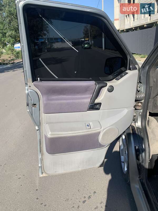 Минивэн Volkswagen Multivan 2002 в Харькове фото 24 Минивэн Volkswagen Multivan 2002 в Харькове