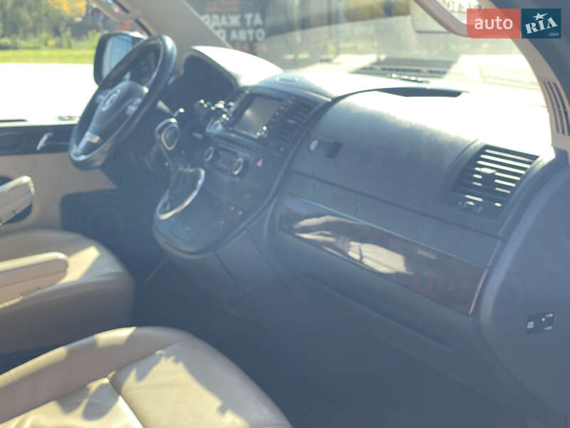 Минивэн Volkswagen Multivan 2014 в Киеве