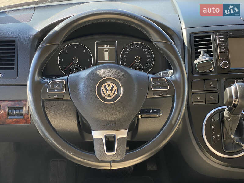 Минивэн Volkswagen Multivan 2014 в Киеве