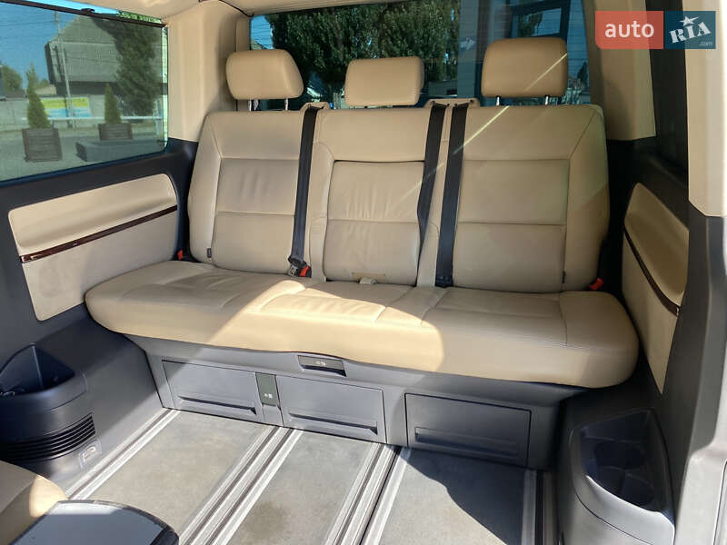 Минивэн Volkswagen Multivan 2014 в Киеве