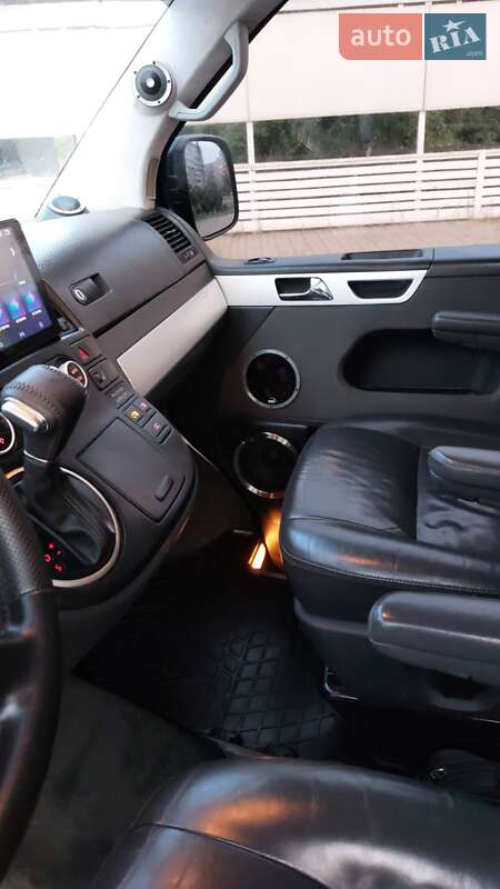 Мінівен Volkswagen Multivan 2006 в Запоріжжі