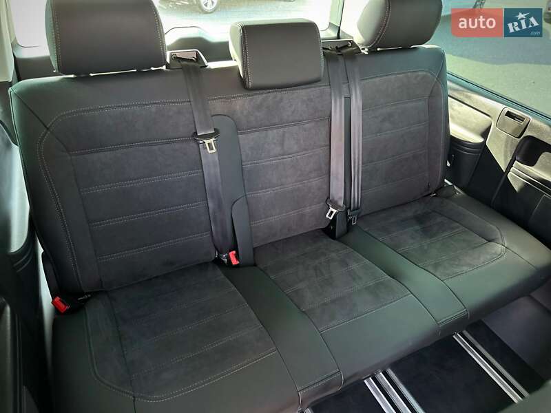 Минивэн Volkswagen Multivan 2020 в Киеве
