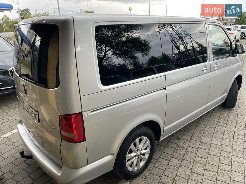 Минивэн Volkswagen Multivan 2009 в Львове