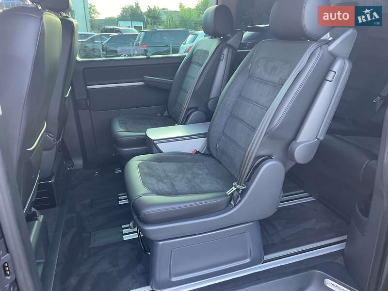 Минивэн Volkswagen Multivan 2017 в Черновцах
