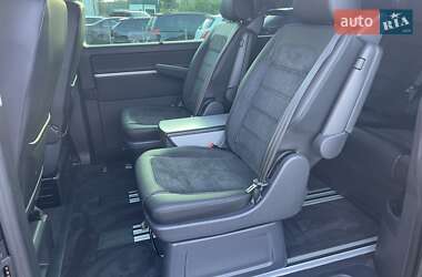 Минивэн Volkswagen Multivan 2017 в 