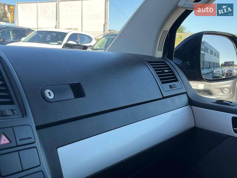 Минивэн Volkswagen Multivan 2012 в Львове фото 29 Минивэн Volkswagen Multivan 2012 в Львове