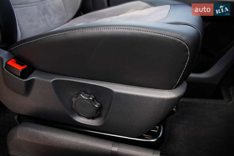 Мінівен Volkswagen Multivan 2020 в Житомирі