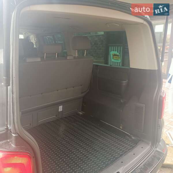 Минивэн Volkswagen Multivan 2013 в Ровно