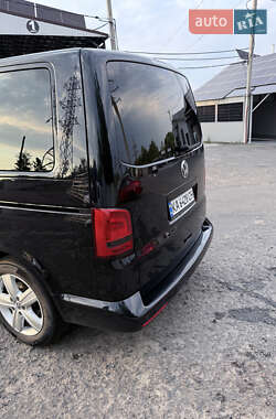 Мінівен Volkswagen Multivan 2012 в 