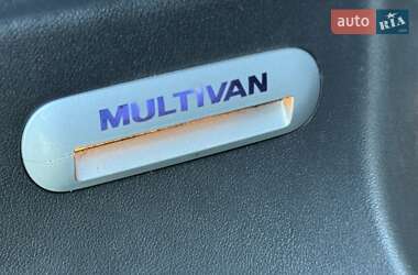 Мінівен Volkswagen Multivan 2013 в 