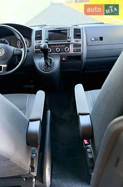 Мінівен Volkswagen Multivan 2013 в 