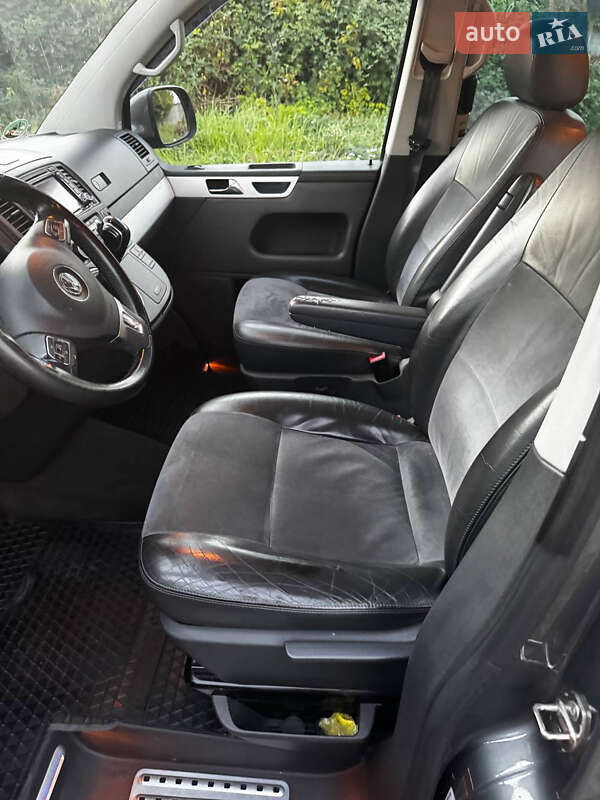 Минивэн Volkswagen Multivan 2010 в Киеве