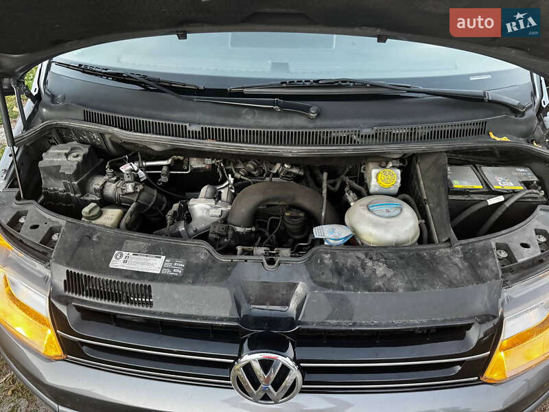 Минивэн Volkswagen Multivan 2010 в Киеве