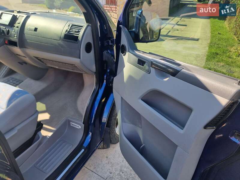 Минивэн Volkswagen Multivan 2005 в Болехове фото 34 Минивэн Volkswagen Multivan 2005 в Болехове