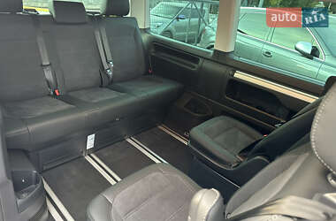 Минивэн Volkswagen Multivan 2019 в 