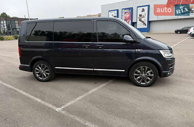 Мінівен Volkswagen Multivan 2017 в 