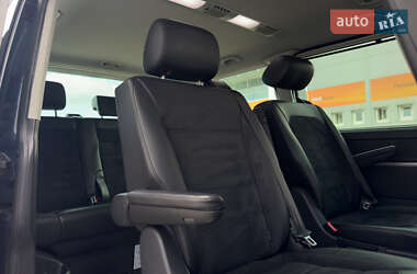 Минивэн Volkswagen Multivan 2019 в 
