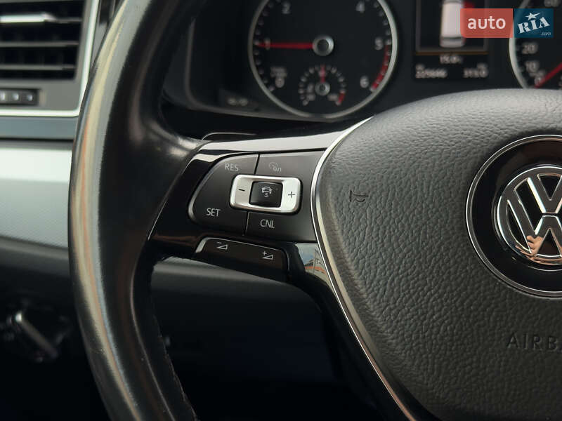 Мінівен Volkswagen Multivan 2019 в Мукачевому