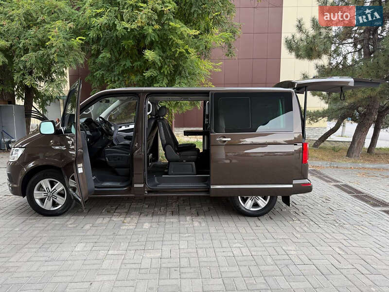 Минивэн Volkswagen Multivan 2016 в Днепре