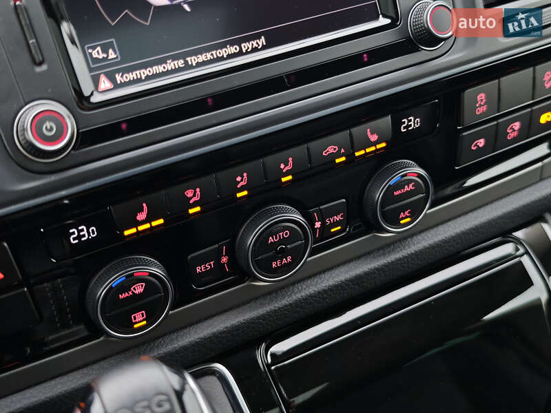 Минивэн Volkswagen Multivan 2019 в Луцке