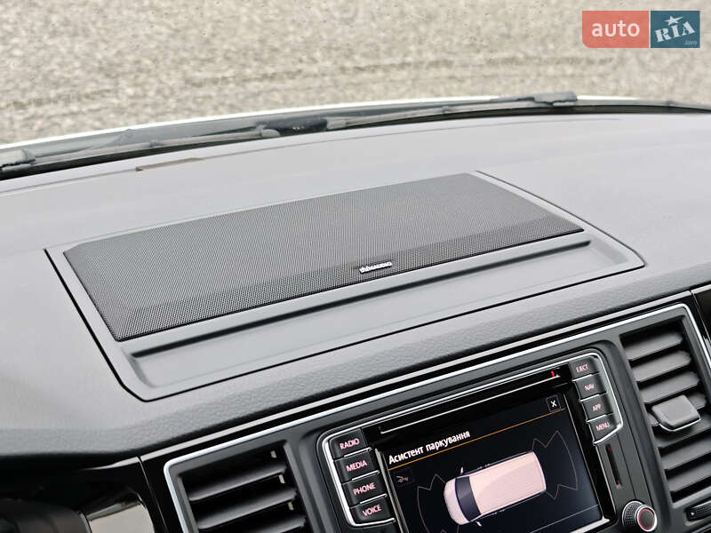 Минивэн Volkswagen Multivan 2019 в Луцке