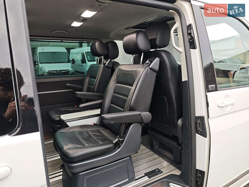 Минивэн Volkswagen Multivan 2019 в Луцке